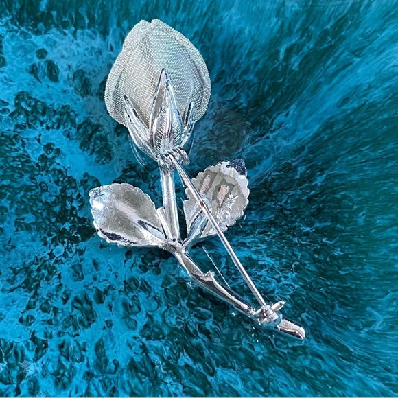 Vintage Anne Klein Signed Mesh Rose Silver Tone Brooch 2" - Picture 5 of 5